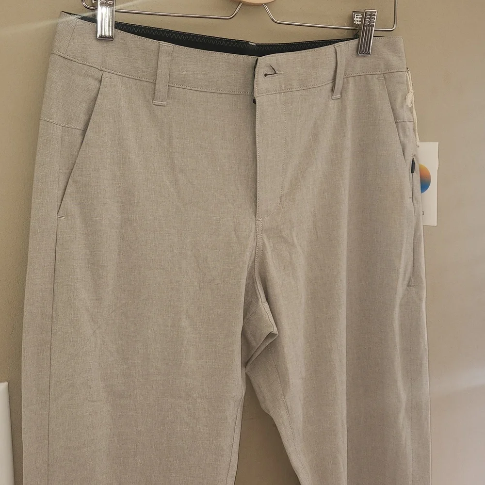 Nwt- Vuori Aim Pant Khaki Pants Size 30